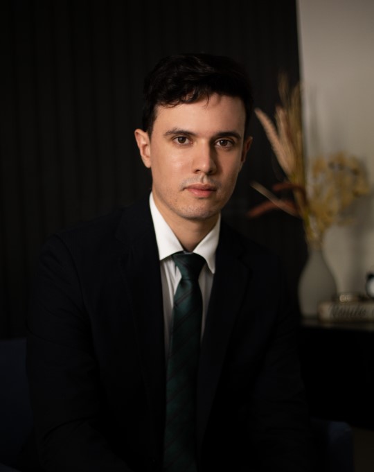 Dr. Matheus Oliveira, Especialista em Direito Administrativo da Cavalcante Advogados